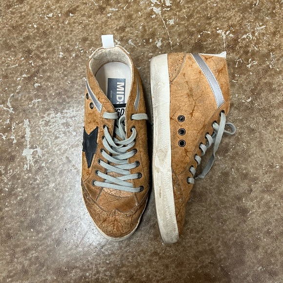 Golden Goose Sneakers - Picture 2 of 3